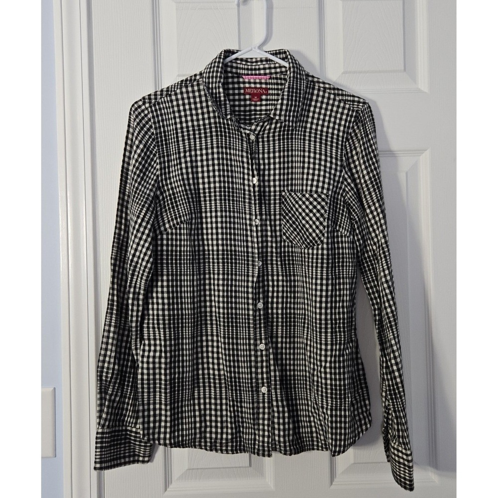 Merona Womans Long Sleeve button down Shirt  Size Medium Black &‎ White Plaid
